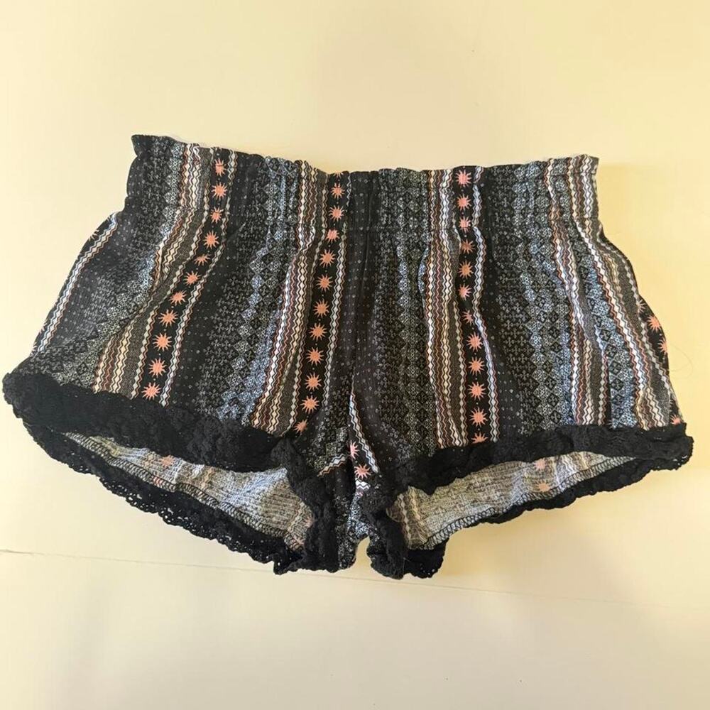 Title boundaries y2k boho lace